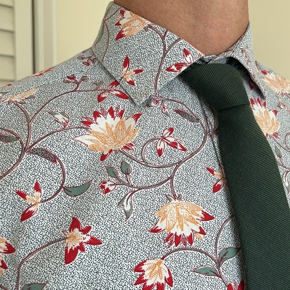 Bar III Men's Slim Fit Stretch Floral Button-Down Shirt – Size M - Picture 3 of 5